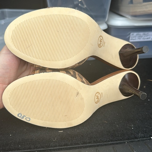 Michael by Michael Kors size 10 leopard print heeled sandal - Picture 5 of 7